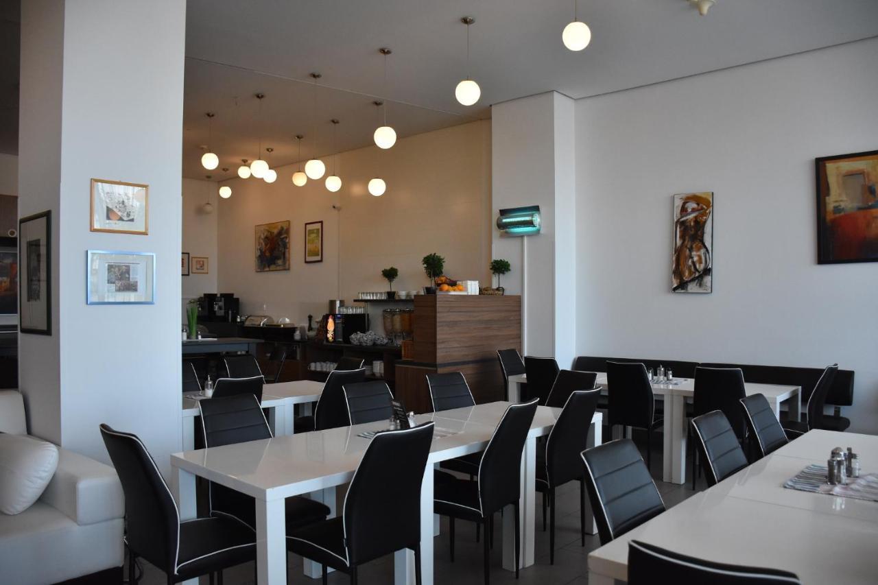 Hb1 Budget Hotel - Contactless Check In Wiener Neudorf Extérieur photo