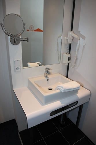 Hb1 Budget Hotel - Contactless Check In Wiener Neudorf Extérieur photo